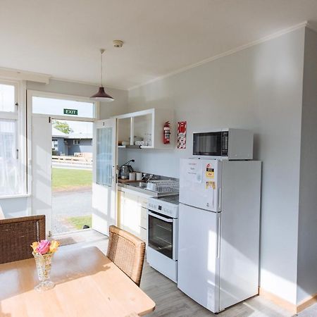 Koru Flat Apartment Pounawea Bagian luar foto
